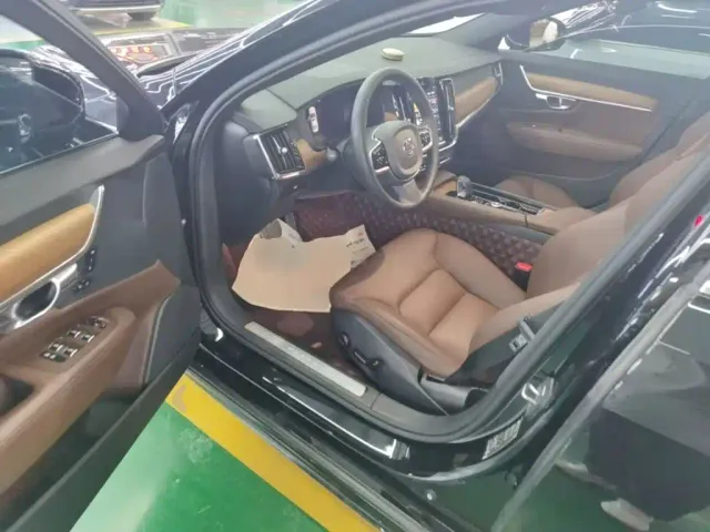 Volvo S90 — Фото автомобиля 15