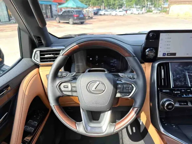 Lexus LX — Фото автомобиля 10