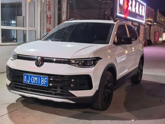Фотография автомобиля — Volkswagen Tharu