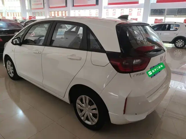 Honda Fit — Фото автомобиля 4