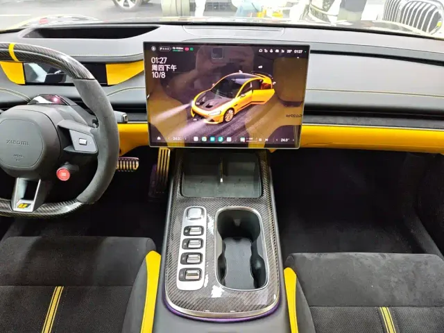 Xiaomi SU7 Ultra — Фото автомобиля 15