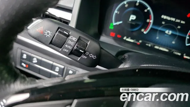 KG_Mobility_Ssangyong Rexton Новый Rexton Sport Khan Дизель 2.2 4WD — Фото автомобиля 24