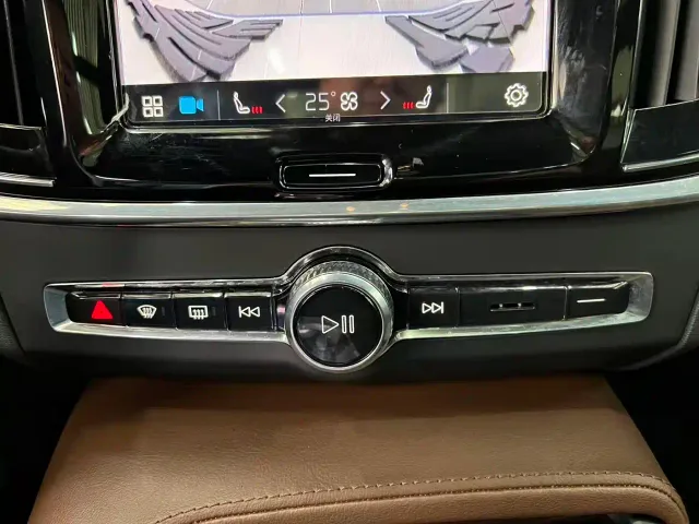 Volvo S90 — Фото автомобиля 13