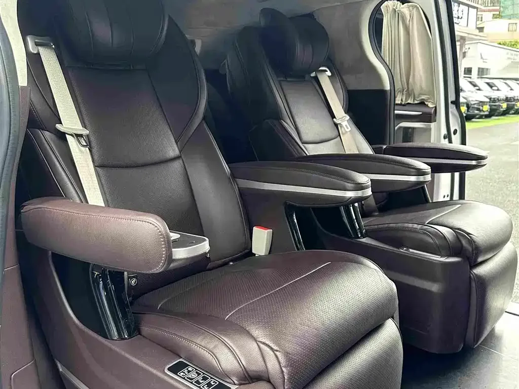 Toyota Toyota Sienna 2021 2.5L Hybrid Comfort Edition — Фото автомобиля 17