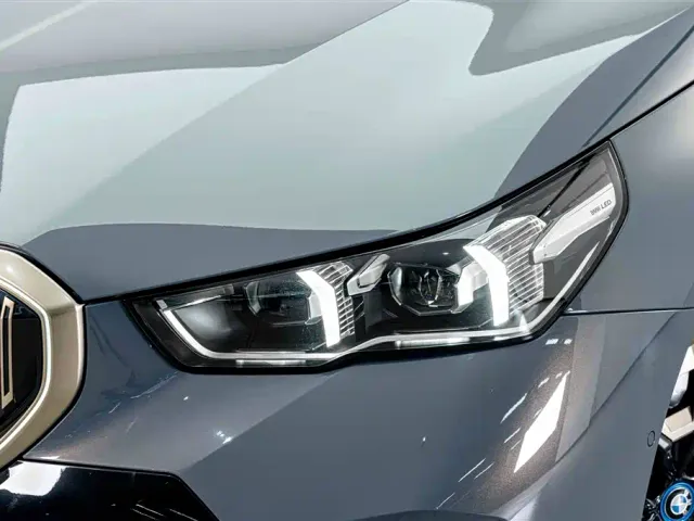 BMW i5 — Фото автомобиля 4