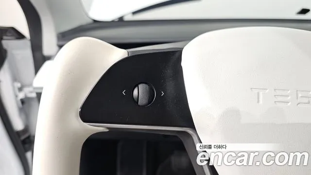 Tesla Model 3 — Фото автомобиля 23