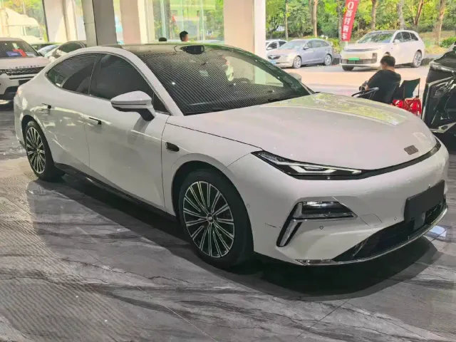 Geely Galaxy Xingyao 8 — Фото автомобиля 3