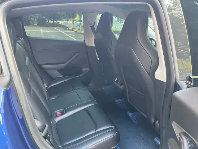 Tesla Model Y — Фото автомобиля 14