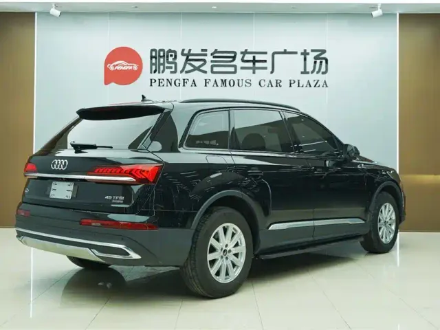 Audi Q7 — Фото автомобиля 17