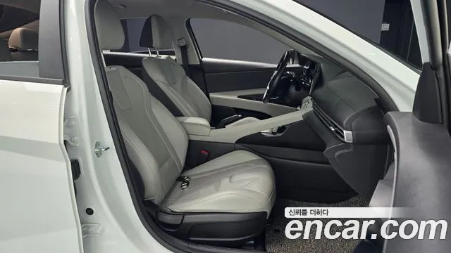 Hyundai AVANTE Avante (CN7) — Фото автомобиля 10