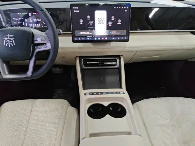 BYD Qin L — Фото автомобиля 12