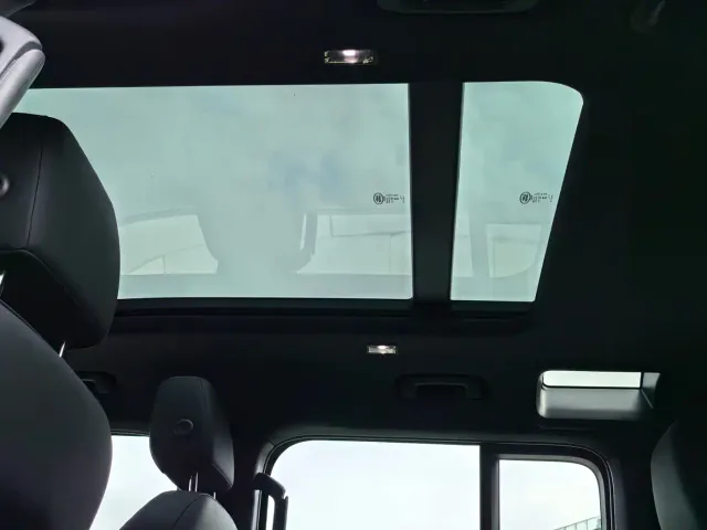 Land Rover Defender — Фото автомобиля 15