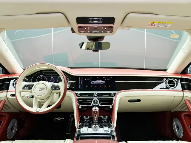 Bentley Flying Spur — Фото автомобиля 17