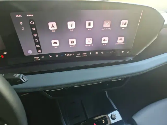 Audi Q6L e-tron — Фото автомобиля 17