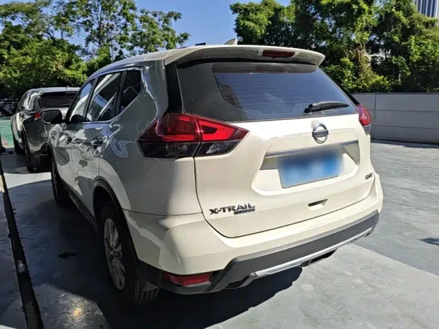 Nissan X-Trail — Фото автомобиля 4