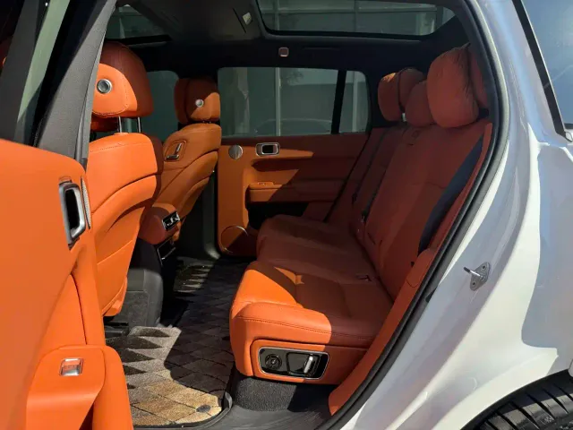 Li Auto L7 — Фото автомобиля 8
