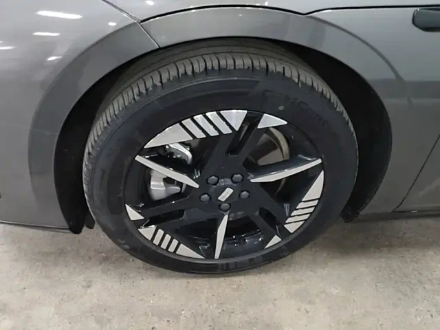 Geely Galaxy E8 — Фото автомобиля 22