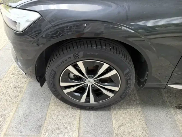 Volvo XC60 — Фото автомобиля 22