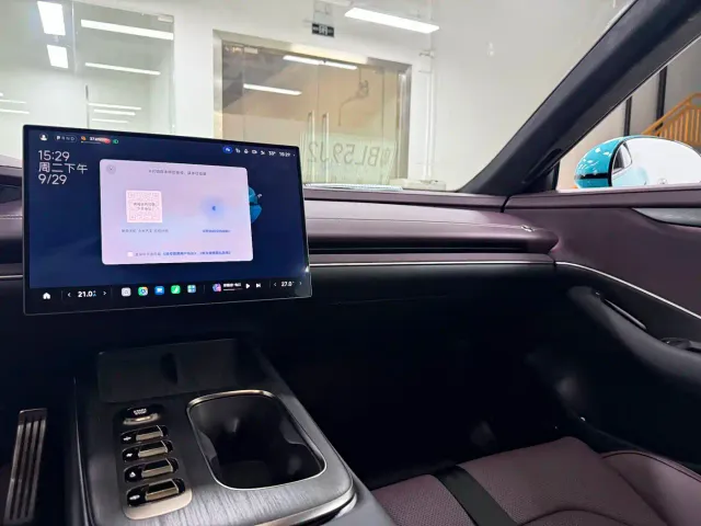 Xiaomi SU7 — Фото автомобиля 18