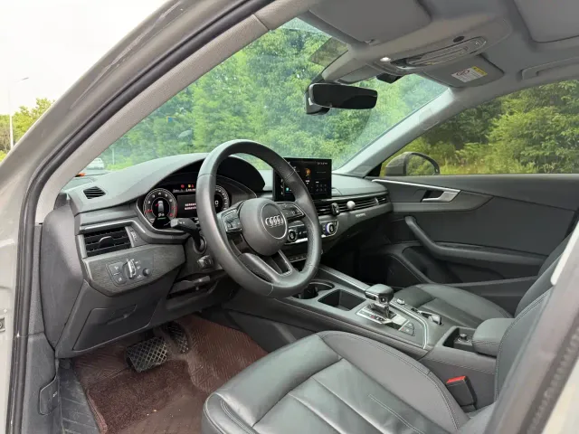 Audi A4 — Фото автомобиля 4