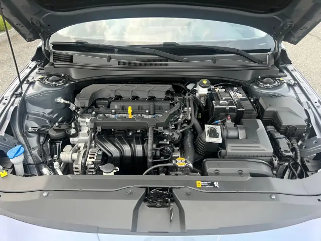 Hyundai Elantra — Фото автомобиля 8