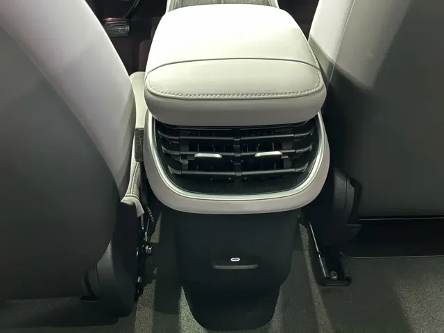 Nio ET5 Touring — Фото автомобиля 15