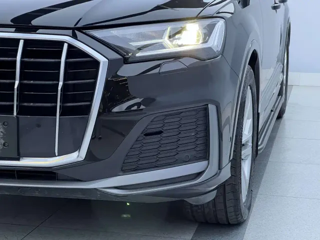 Audi Q7 — Фото автомобиля 3