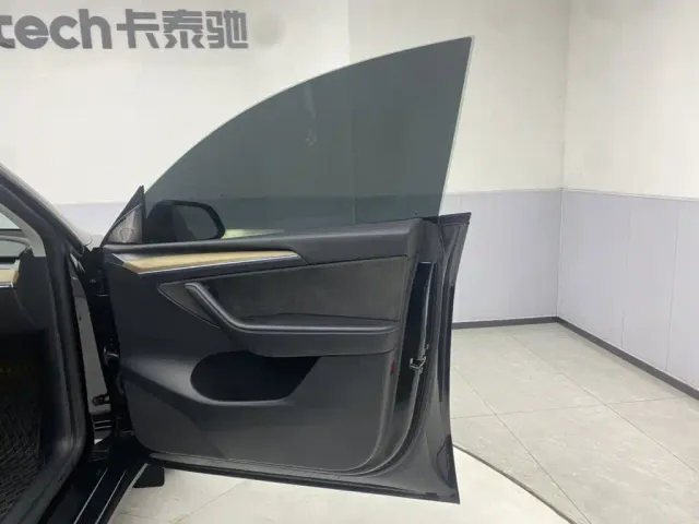 Tesla Model Y — Фото автомобиля 26