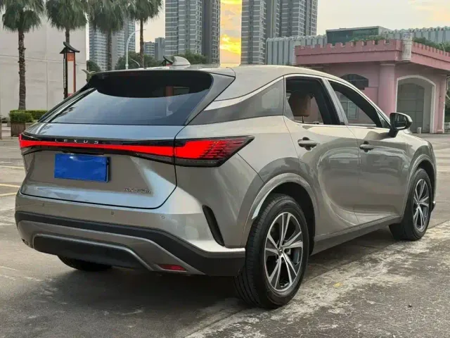 Lexus RX — Фото автомобиля 3