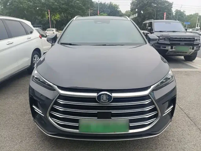 BYD Tang — Фото автомобиля 2