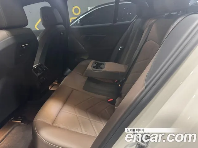 BMW 5 Series G60 — Фото автомобиля 10