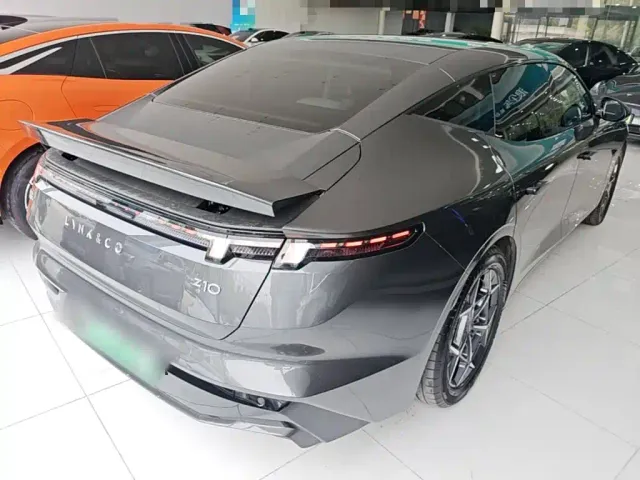 Lynk & Co Z10 — Фото автомобиля 4