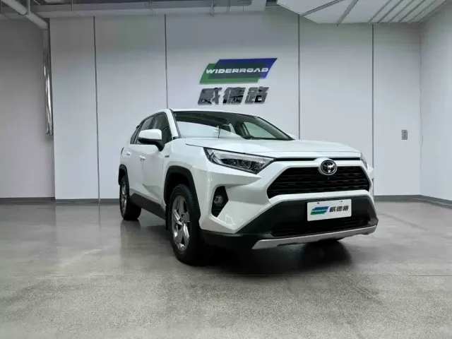 Toyota RAV4 Rongfang 2022 Hybrid 2.5L E-CVT 2WD Elite Edition — Фото автомобиля 3