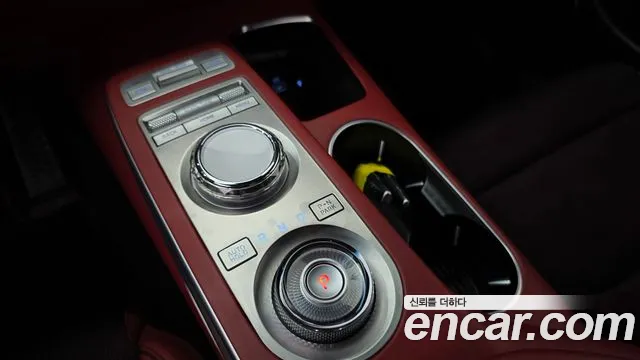 Genesis GV70 — Фото автомобиля 12