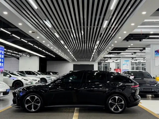 Nio ET5 Touring — Фото автомобиля 6