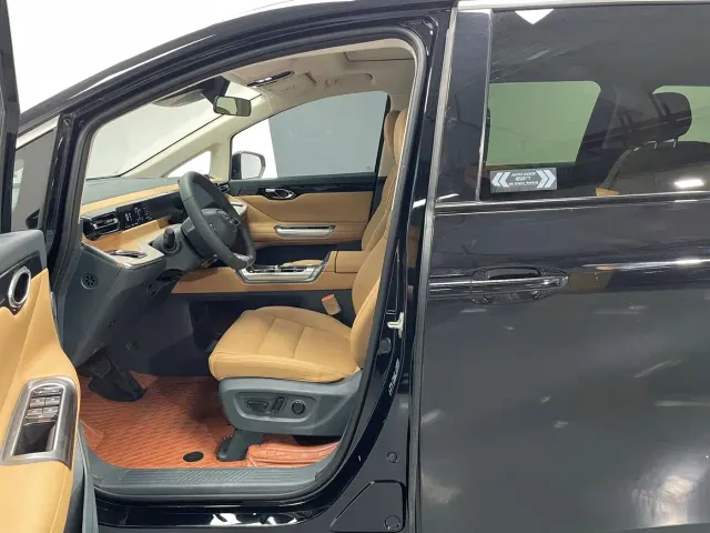 GAC Trumpchi E8 — Фото автомобиля 10