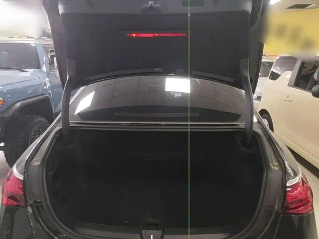 Mercedes-Benz E-Class — Фото автомобиля 18