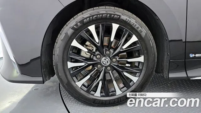 Toyota Alphard — Фото автомобиля 5