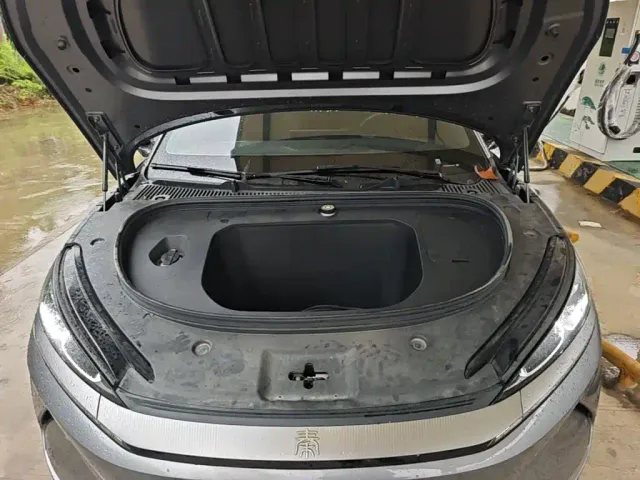 BYD Qin L — Фото автомобиля 19