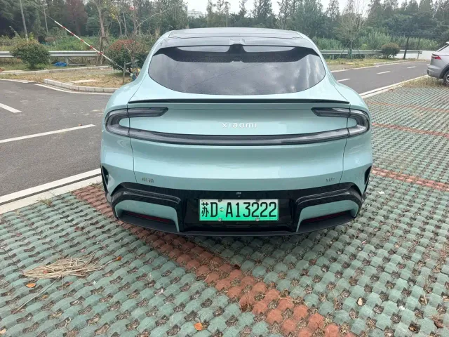 Xiaomi YU7 — Фото автомобиля 4