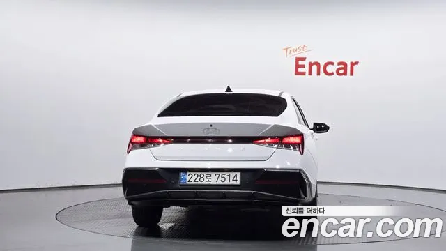 Hyundai Avante CN7 — Фото автомобиля 4