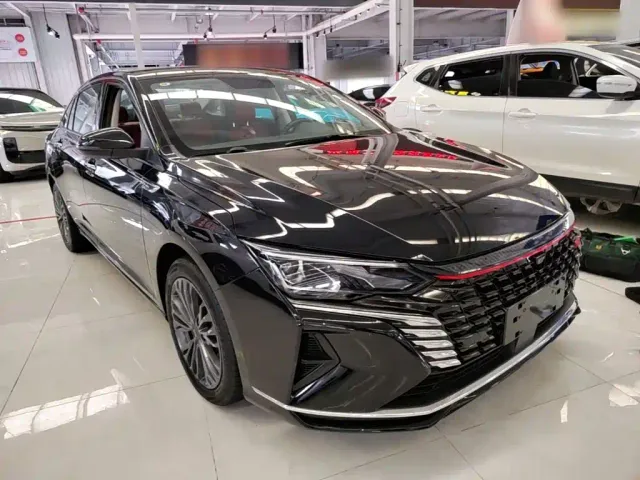 Dongfeng Yixuan MAX — Фото автомобиля 3