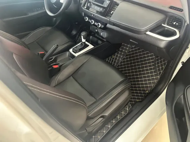 Honda Fit — Фото автомобиля 8