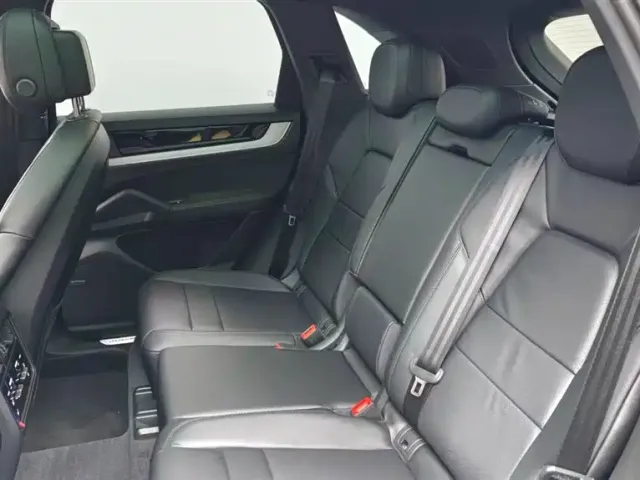 Porsche Cayenne — Фото автомобиля 15