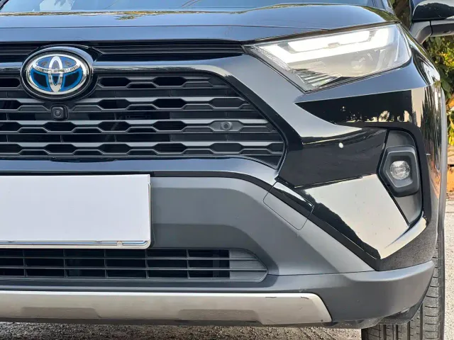 Toyota RAV4 — Фото автомобиля 4