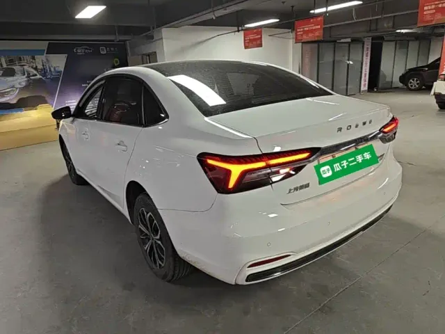 Roewe i6 MAX EV — Фото автомобиля 4