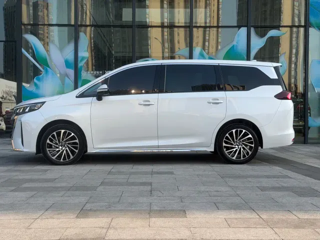GAC Trumpchi M6 — Фото автомобиля 8