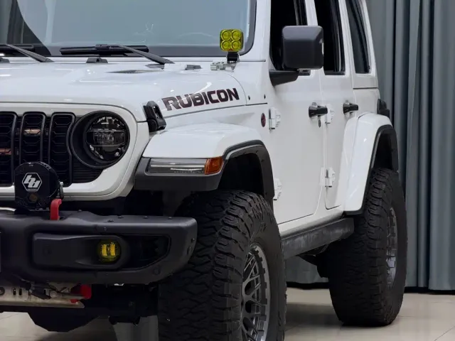 Jeep Wrangler — Фото автомобиля 4