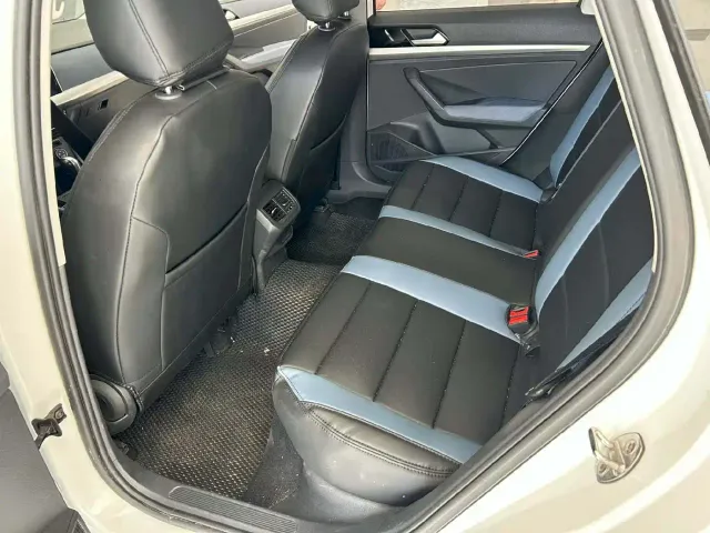 Volkswagen Lavida — Фото автомобиля 6