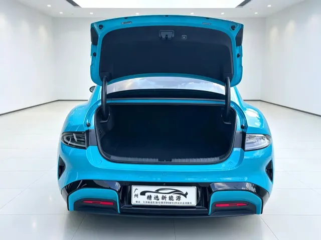 Xiaomi SU7 — Фото автомобиля 23